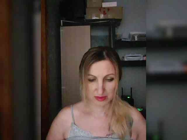 Nushka1984 webcam