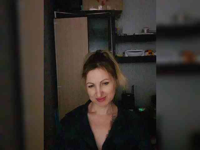 Nushka1984 webcam