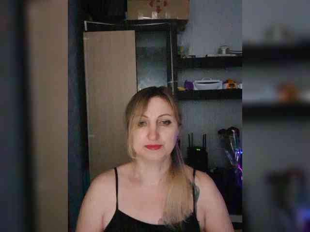 Nushka1984 webcam