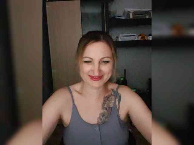 Nushka1984 webcam
