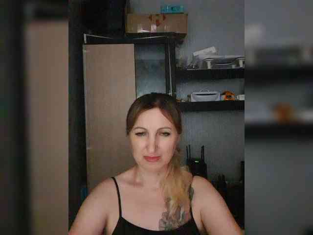 Nushka1984 webcam