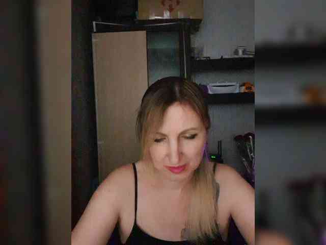 Nushka1984 webcam