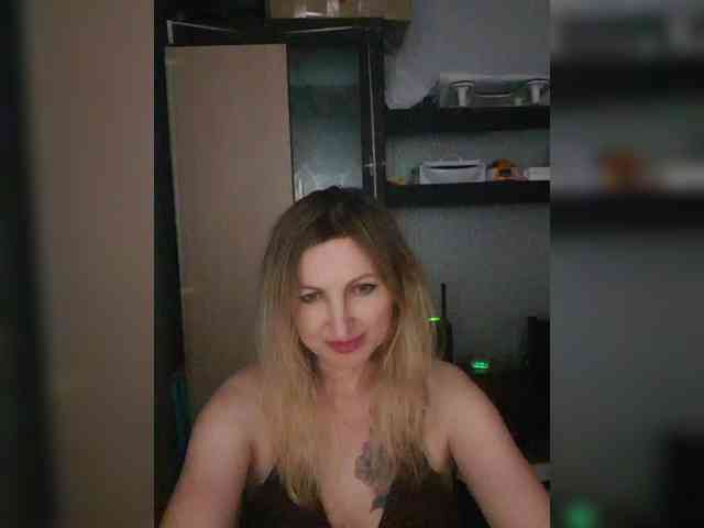 Nushka1984 webcam