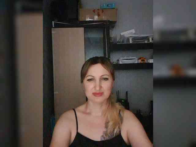 Nushka1984 webcam