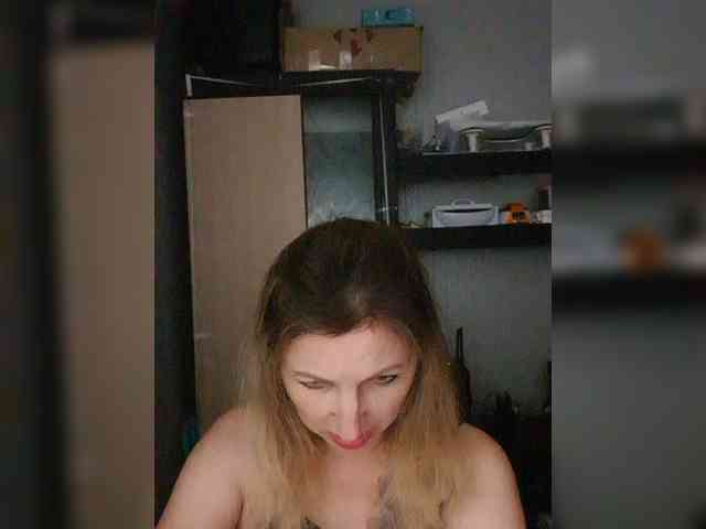 Nushka1984 webcam