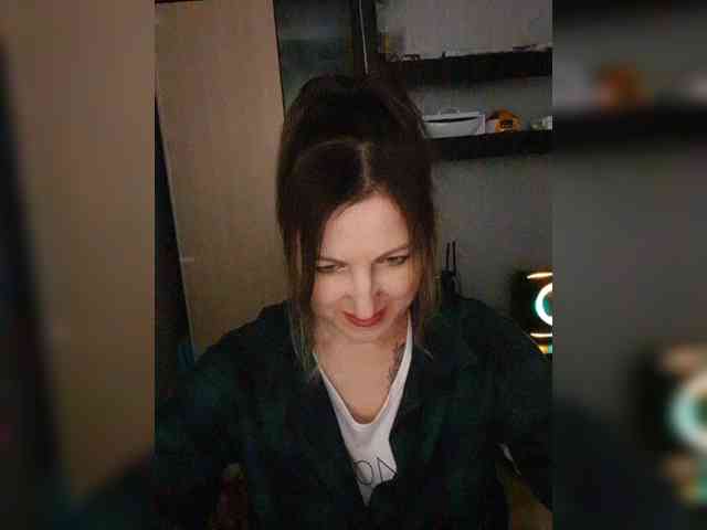 Nushka1984 webcam