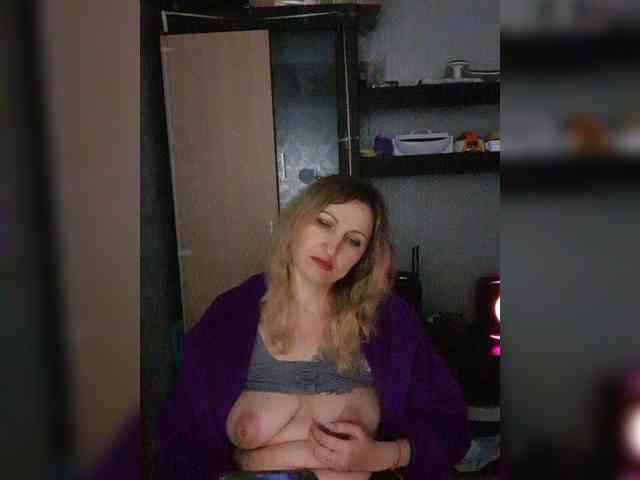 Nushka1984 webcam