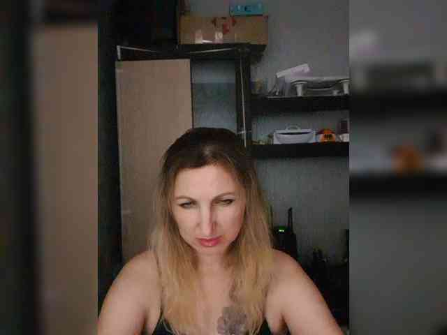 Nushka1984 webcam