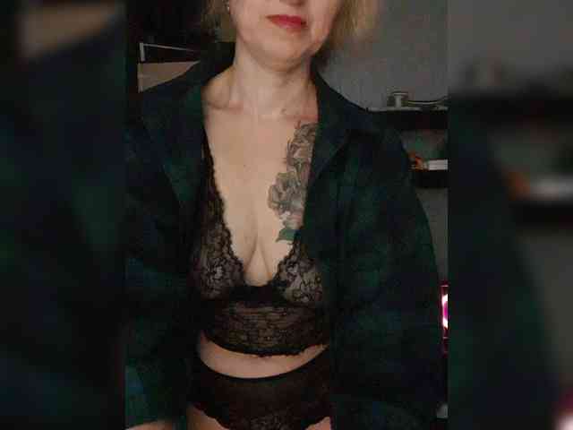 Nushka1984 webcam