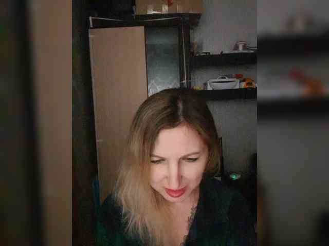 Nushka1984 webcam