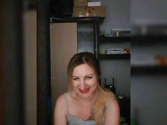 Nushka1984 webcam