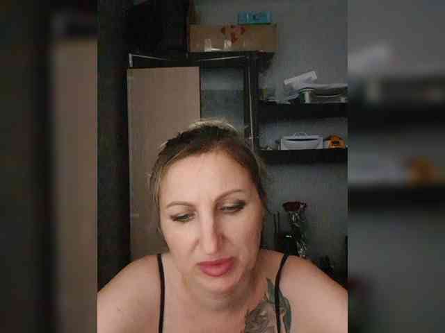 Nushka1984 webcam