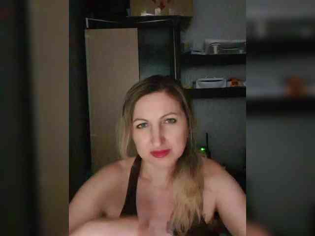 Nushka1984 webcam
