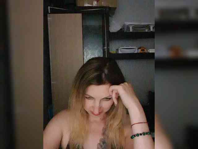 Nushka1984 webcam