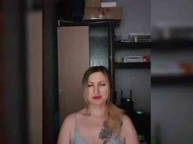Nushka1984 webcam