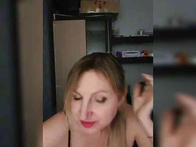 Nushka1984 webcam