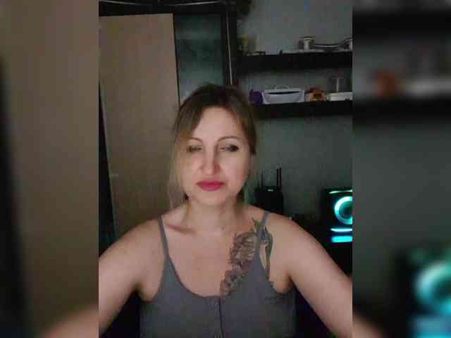 Nushka1984 webcam