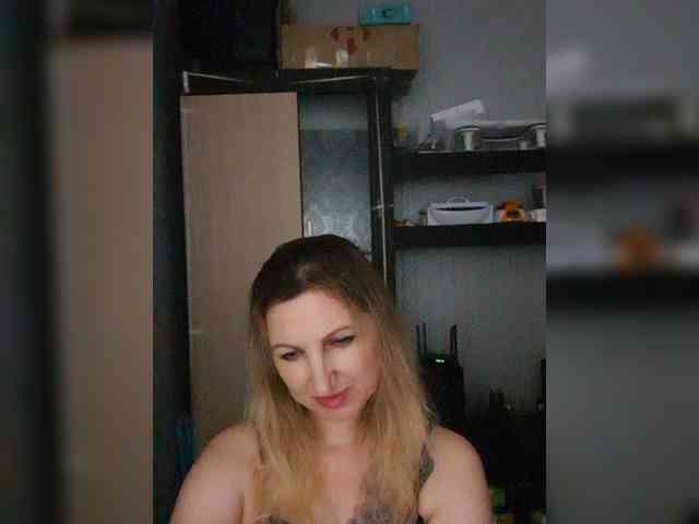 Nushka1984 webcam