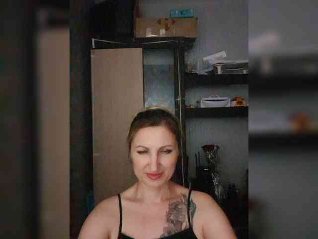 Nushka1984 webcam