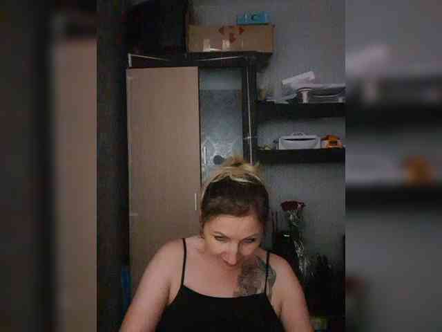 Nushka1984 webcam