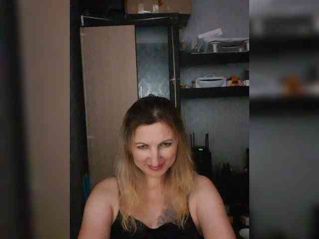 Nushka1984 webcam