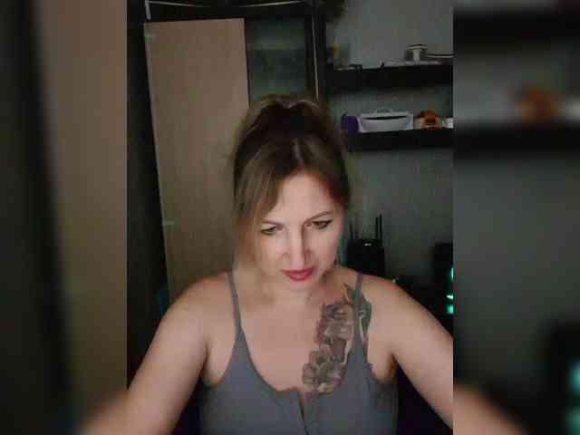 Nushka1984 webcam