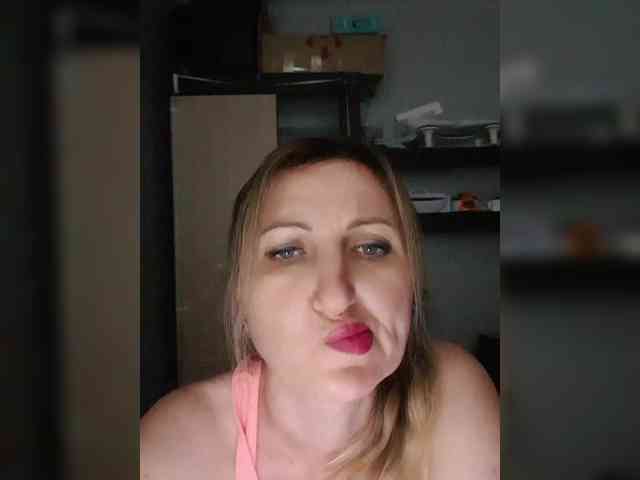 Nushka1984 webcam
