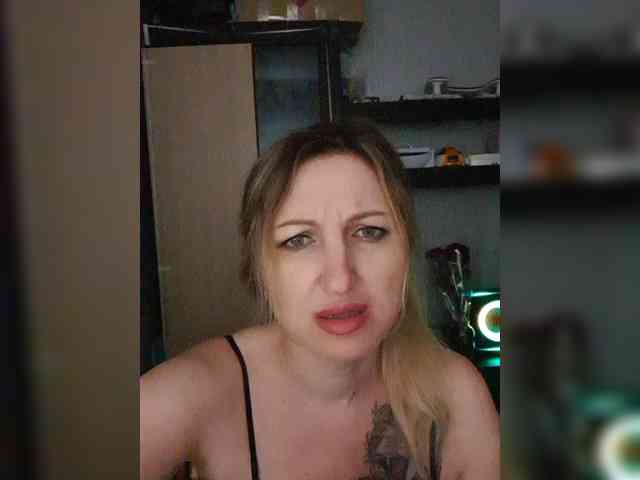 Nushka1984 webcam