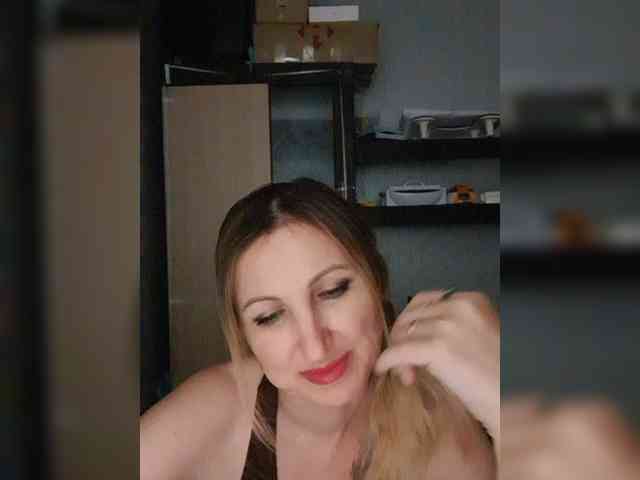 Nushka1984 webcam
