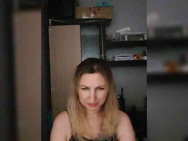 Nushka1984 webcam