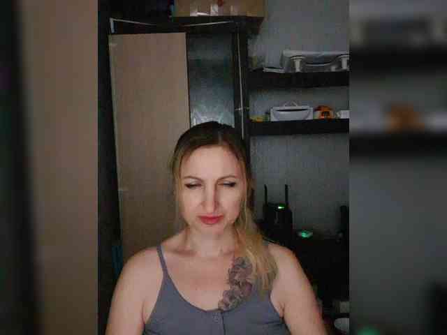 Nushka1984 webcam