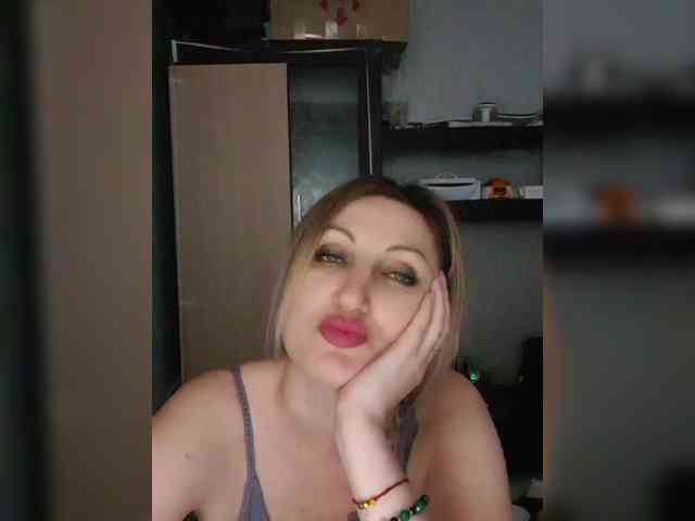 Nushka1984 webcam