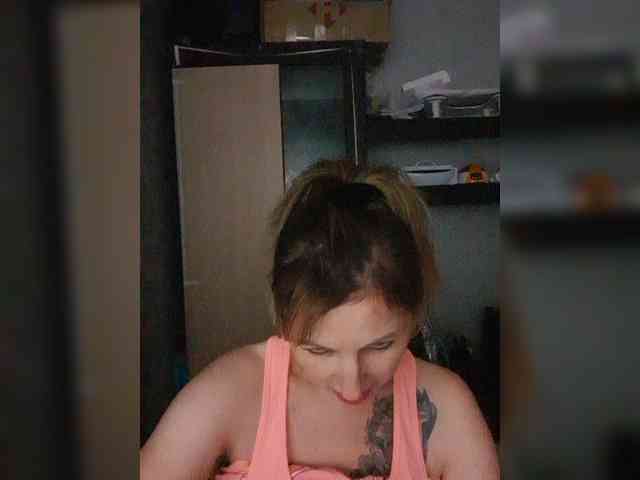 Nushka1984 webcam