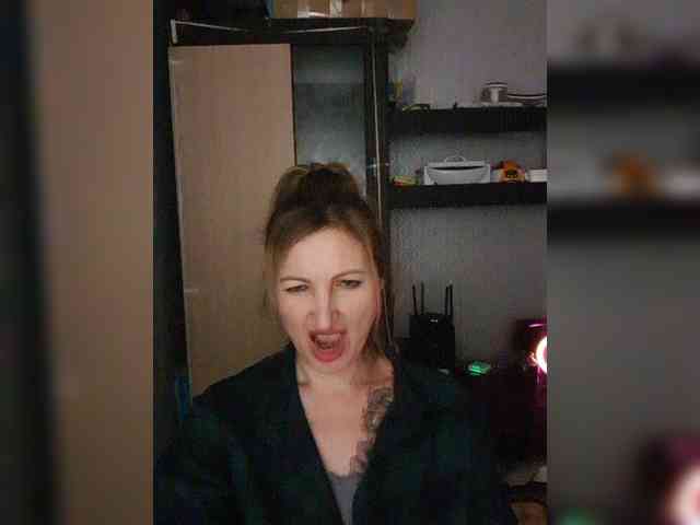 Nushka1984 webcam