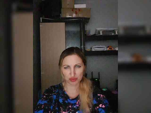 Nushka1984 webcam