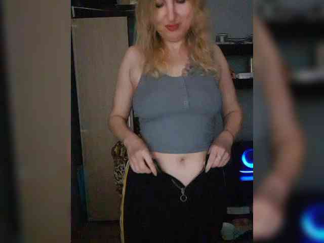 Nushka1984 webcam