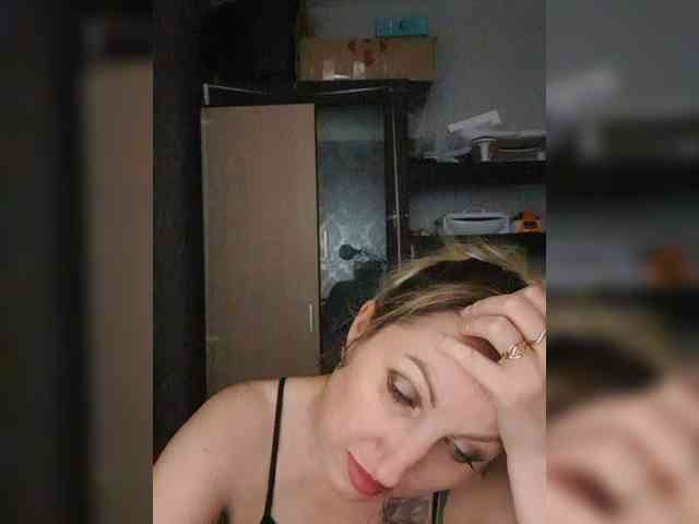 Nushka1984 webcam