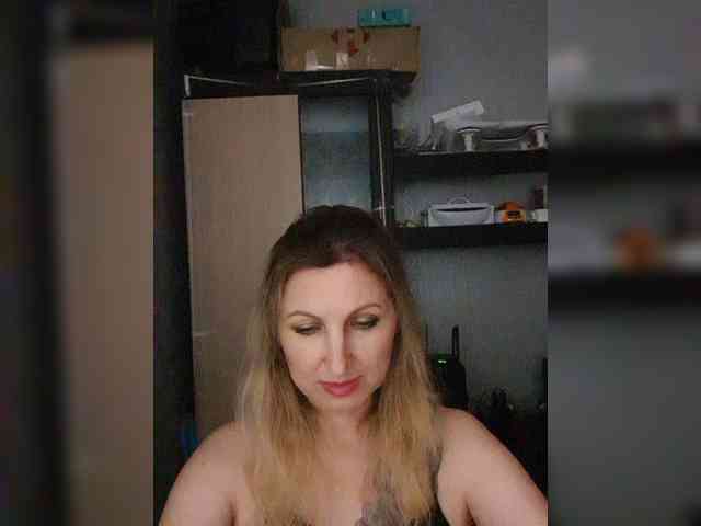 Nushka1984 webcam