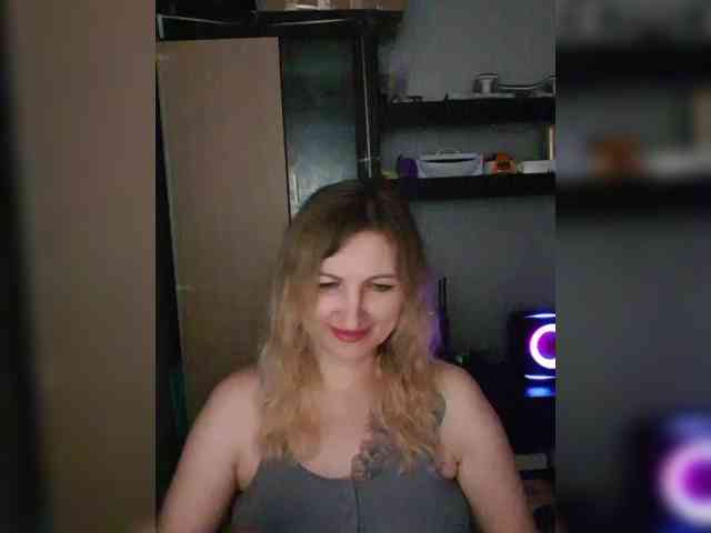 Nushka1984 webcam