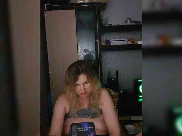 Nushka1984 webcam