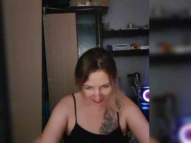 Nushka1984 webcam