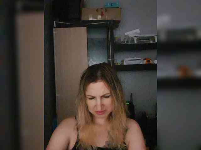 Nushka1984 webcam