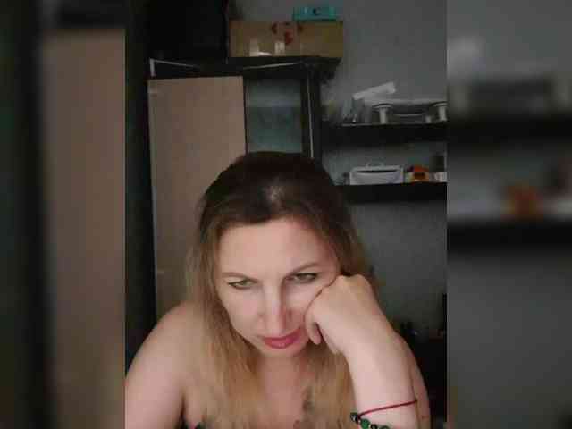 Nushka1984 webcam