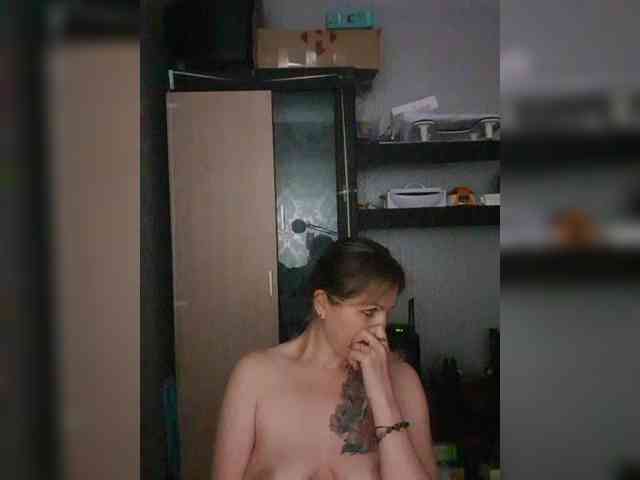 Nushka1984 webcam
