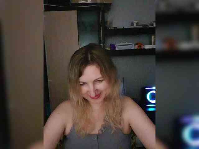Nushka1984 webcam