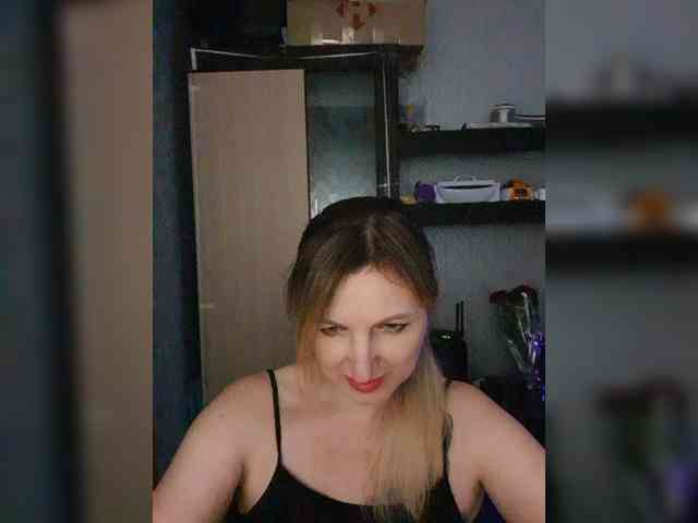 Nushka1984 webcam