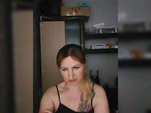 Nushka1984 webcam