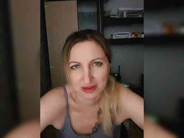 Nushka1984 webcam