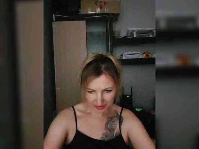 Nushka1984 webcam