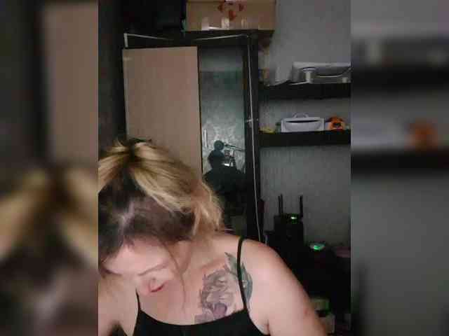 Nushka1984 webcam